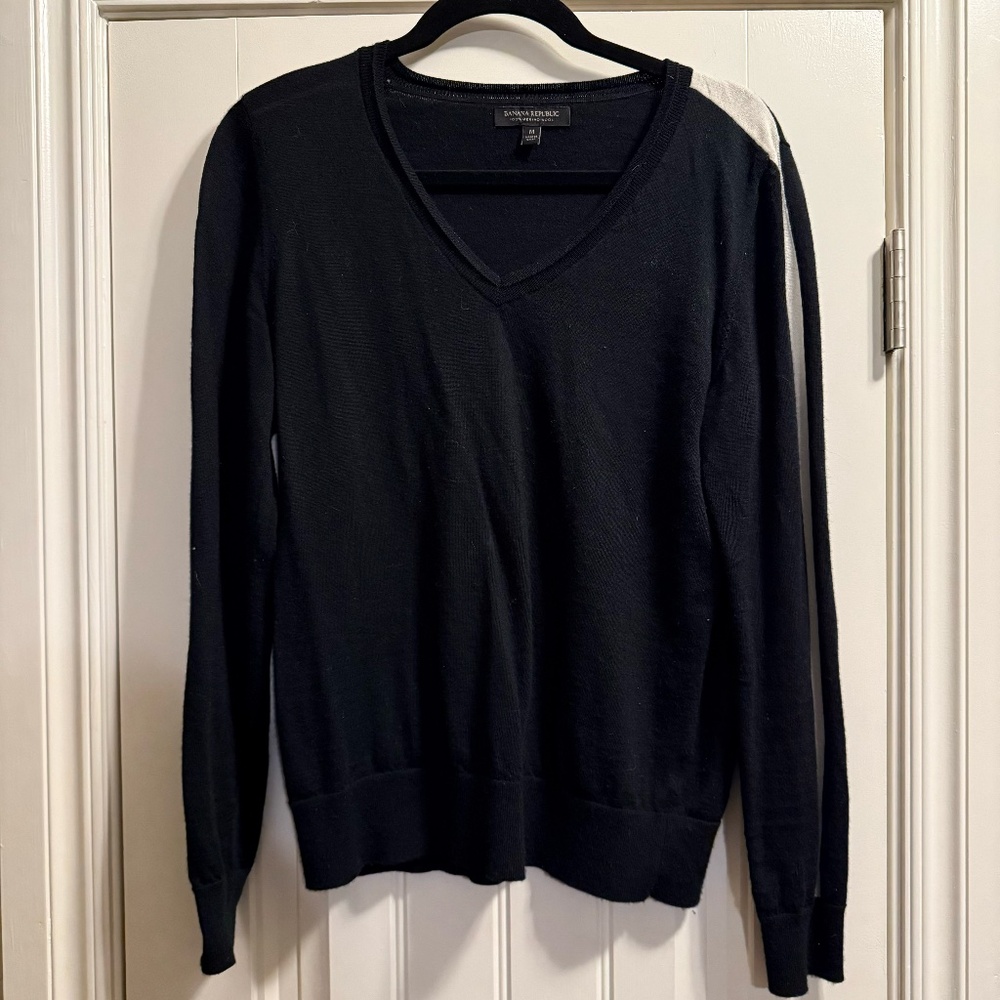 Banana Republic merino wool v-neck lightweight sweater, black w/ cream stripe